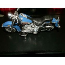 Harley Davidson miniatuur 1:18 street glide ultra king