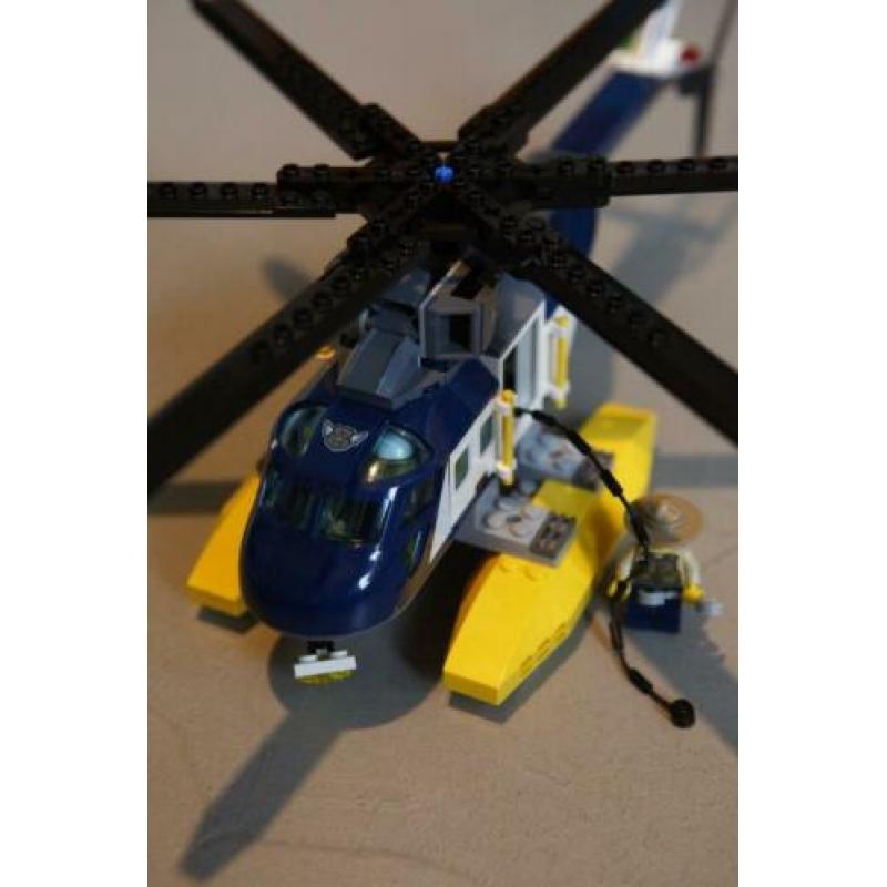 lego City Helikopter Achtervolging 60067 met mooie speedboot