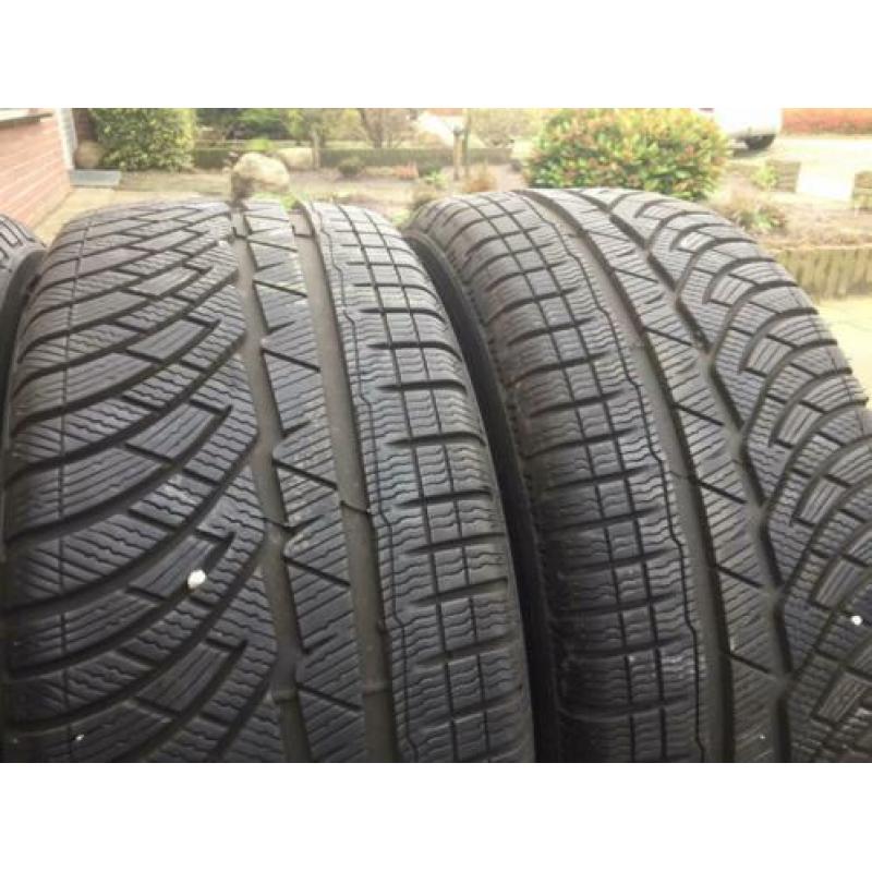 235/45-17 Michelin alpin 97v