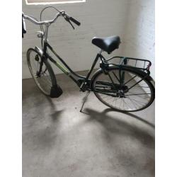 damesfiets merk locomotief met 3versnellingen 28inch