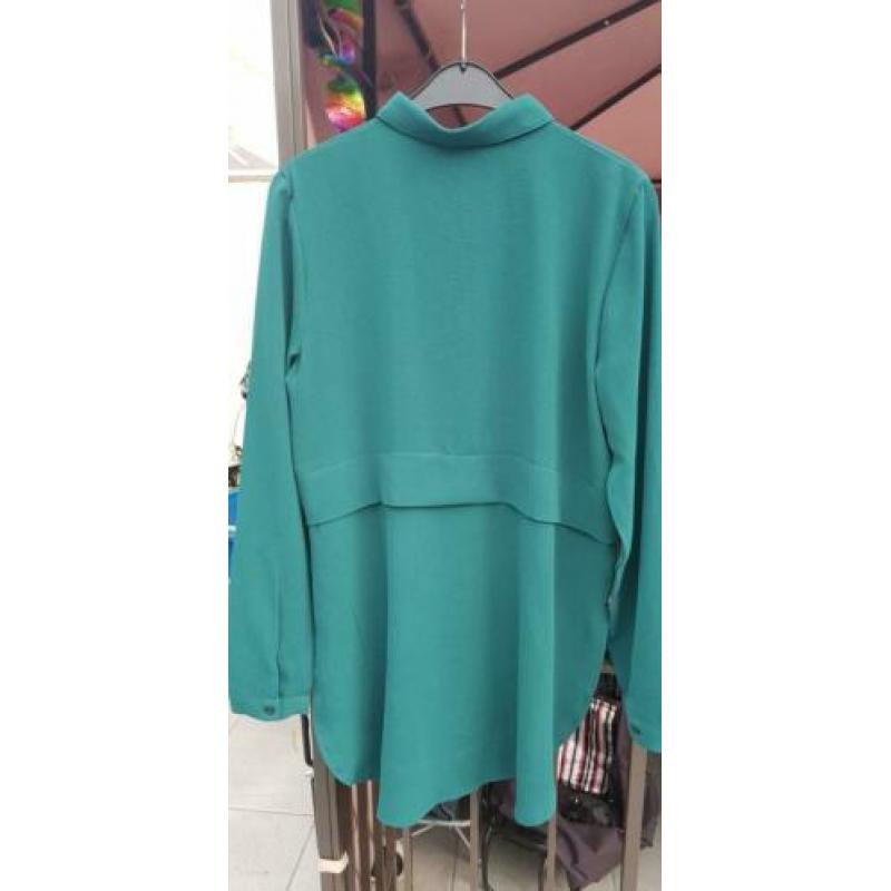 Dames tuniek van turquoise kleur