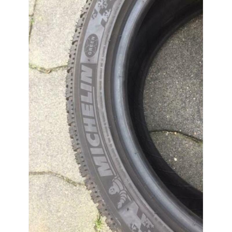 235/45-17 Michelin alpin 97v