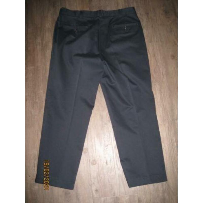 346 Brooks Brothers zwarte pantalon W38L30 (maat 54)