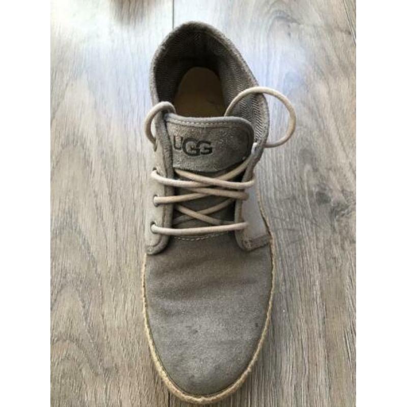 Uggs kinderschoenen maat 34, grijs