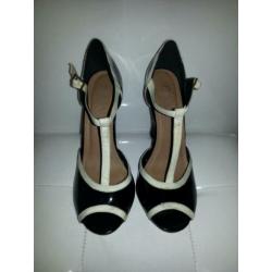 Jane Norman PUMPS ZWART WIT LAK PEEPTOE VINTAGE LOOK MT 39