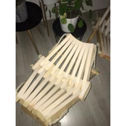 Houten fieldchair / loungestoel en kruk / voetenbankje