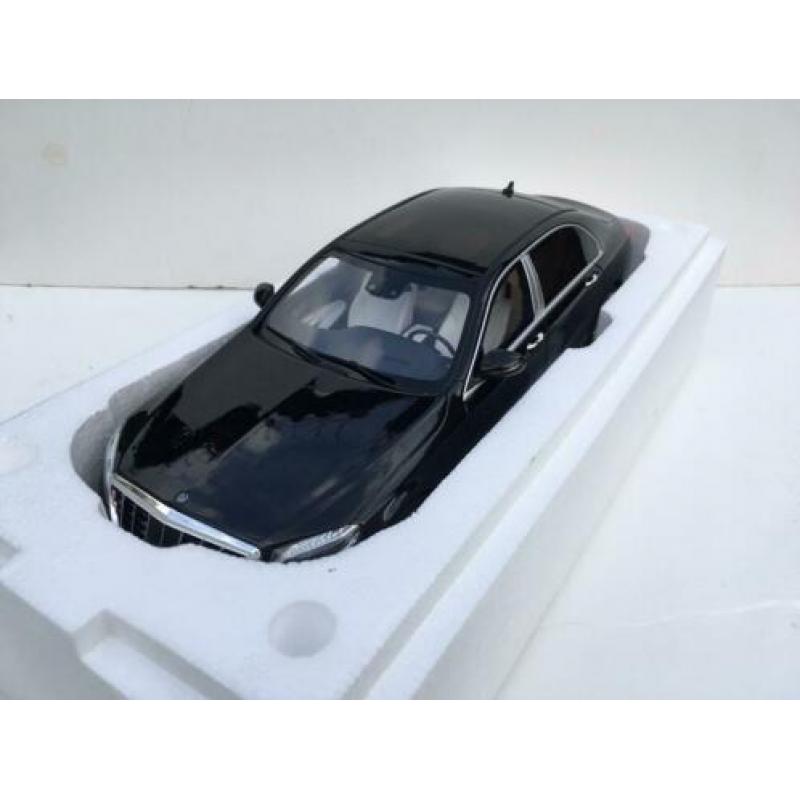 Brabus Maybach 900 1:18 (nieuw)