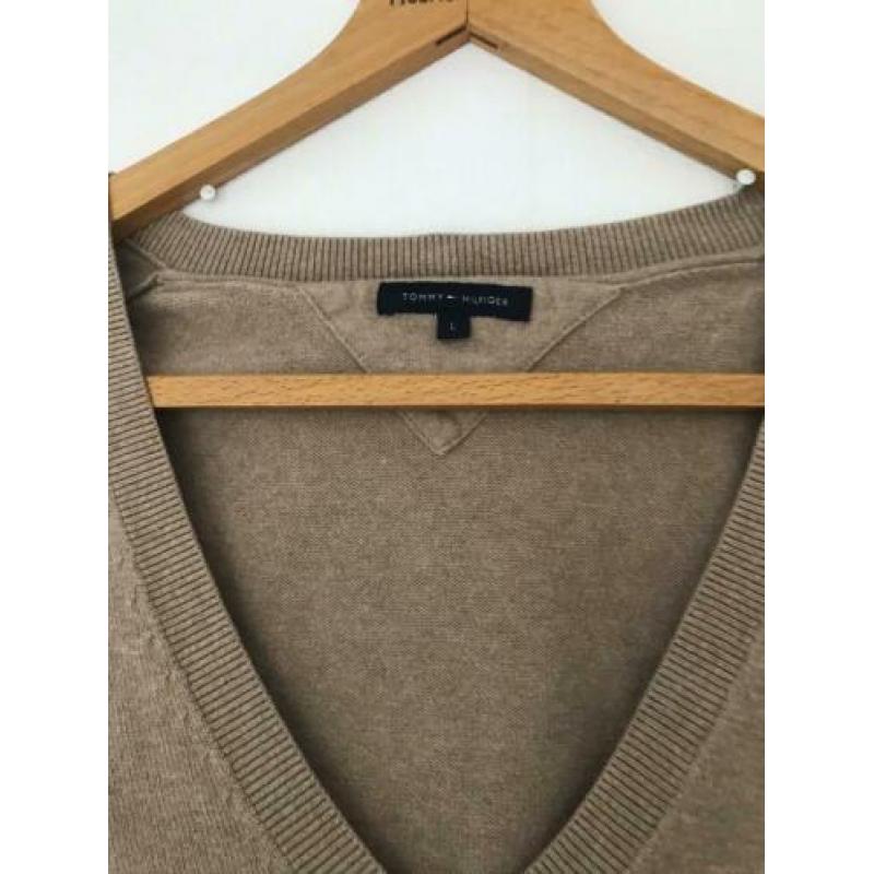 Tommy Hilfiger v hals trui beige maat L