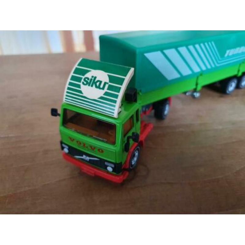 Siku Volvo F7 Siku Turbo Express groen 1:55