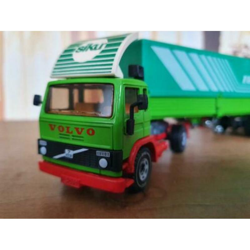 Siku Volvo F7 Siku Turbo Express groen 1:55