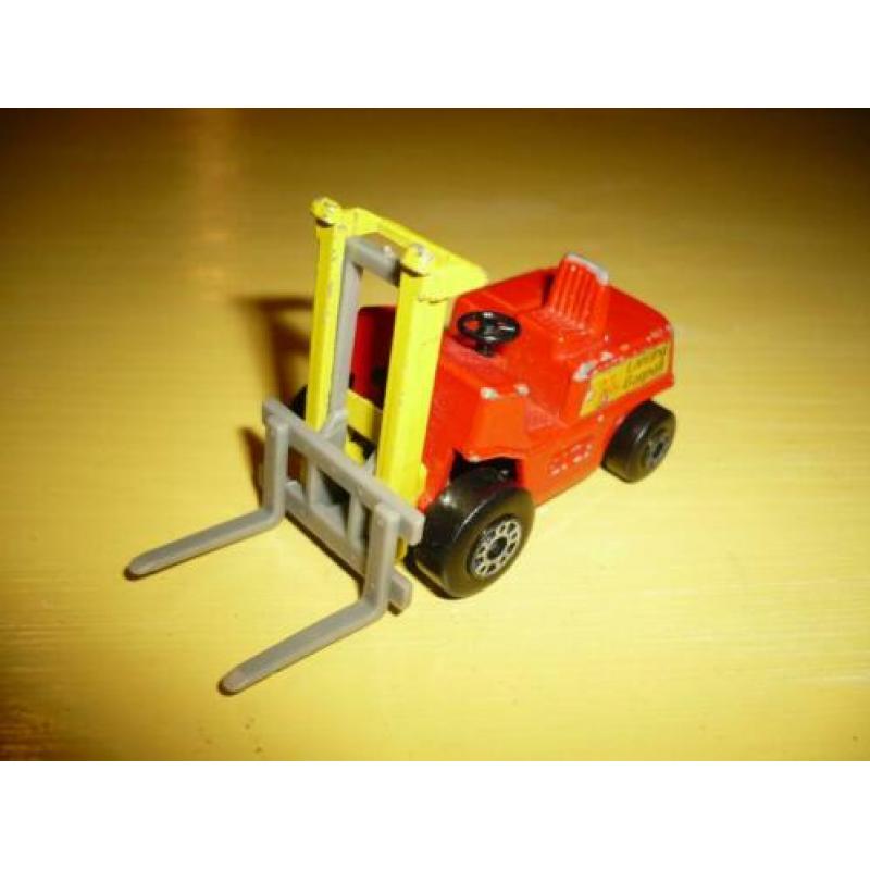 Mie18> oude matchbox fork lift truck 1972 lesney