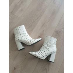 Sacha enkelaars laarsjes wit studs zgan maat 36