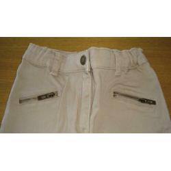 2 broeken (jeanswear) maat 110 samen € 8,00