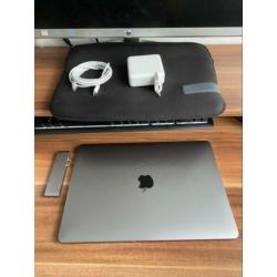 MacBook Pro Touchbar 256GB