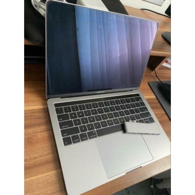 MacBook Pro Touchbar 256GB