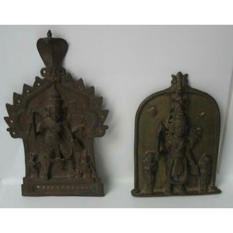 Twee plaquettes SHIVA afgebeeld als Virabhadra