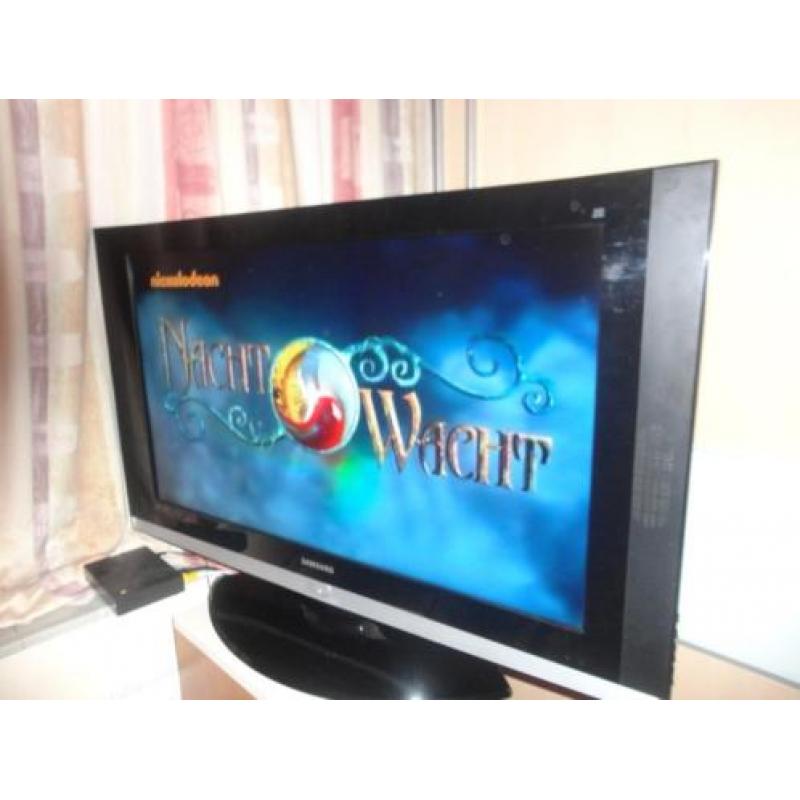 SAMSUNG LCD TV 42 inch