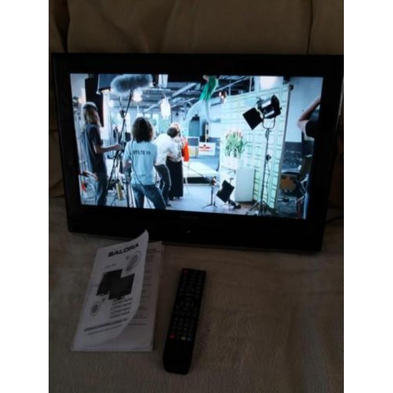 Salora tv 22 inch(56 cm) met ingebouwde dvd speler 40 euro