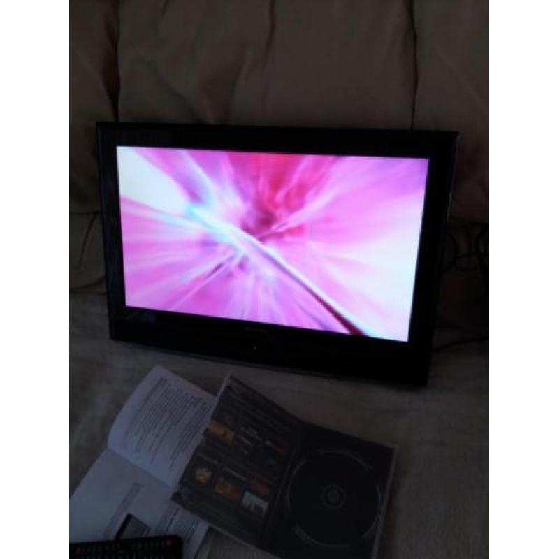 Salora tv 22 inch(56 cm) met ingebouwde dvd speler 40 euro