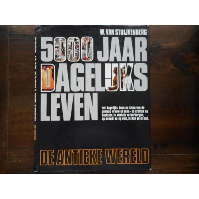 Boek 5000 jaar dagelijks leven (3 delen)