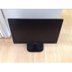 LG monitor (23 inch/ 58 cm) + Logitech speakers