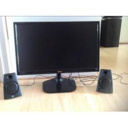 LG monitor (23 inch/ 58 cm) + Logitech speakers