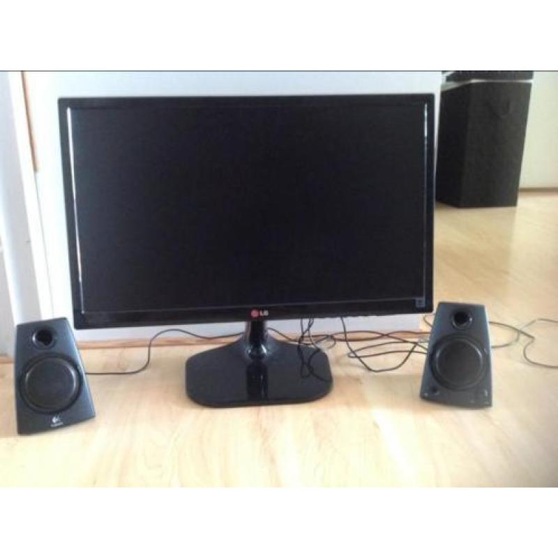 LG monitor (23 inch/ 58 cm) + Logitech speakers