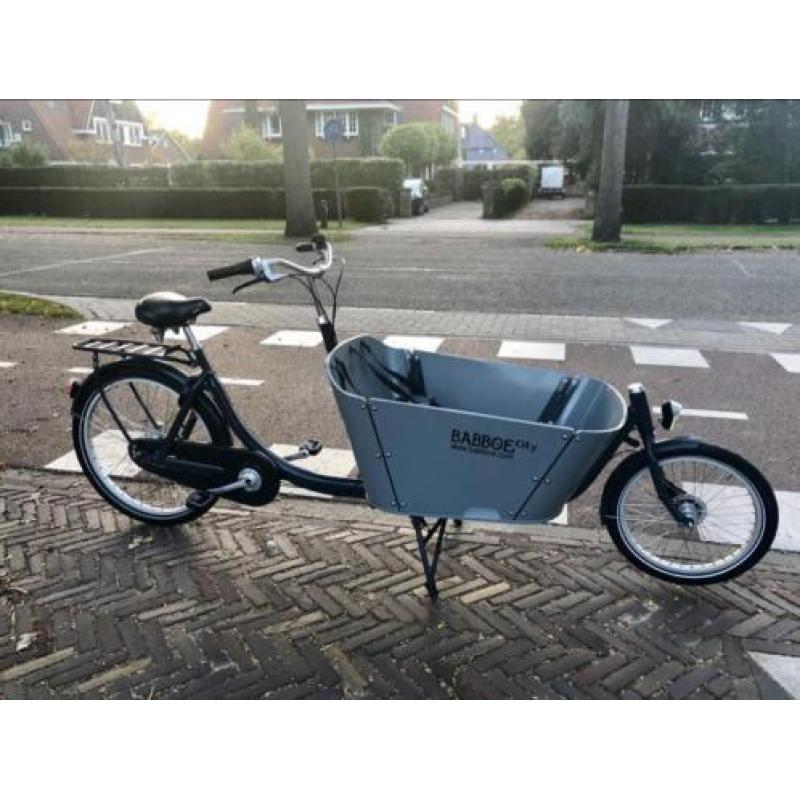 Nette Babboe City bakfiets met 7 versnellingen