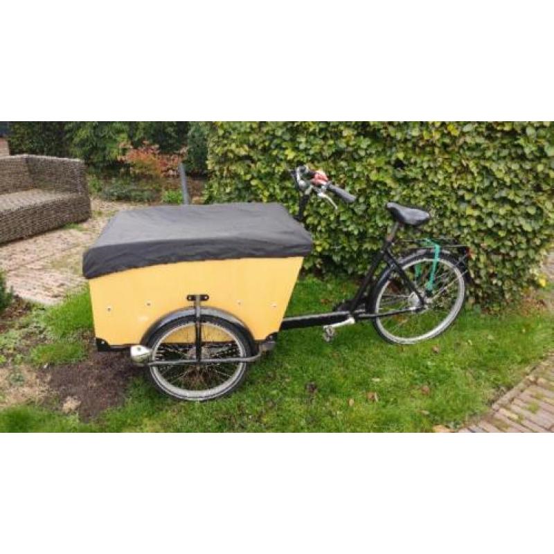 Mooie bakfiets met veel extra's