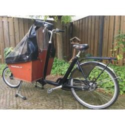 Bakfiets met regenkap