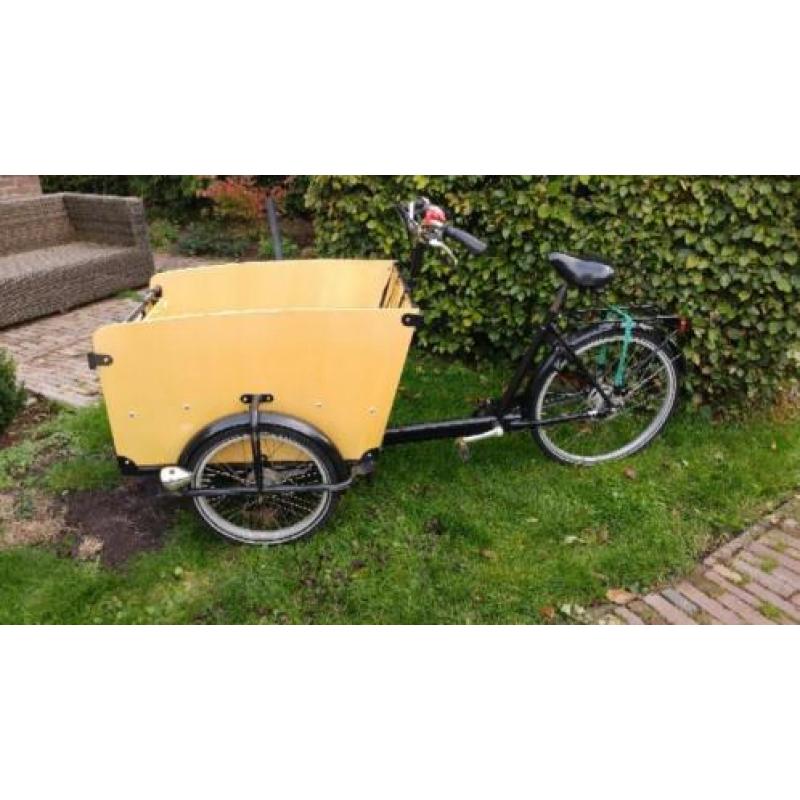 Mooie bakfiets met veel extra's