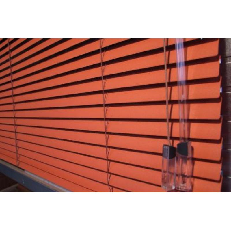 Luxaflex Lightline 25 mm oranje / terra 98,5 x 117 cm