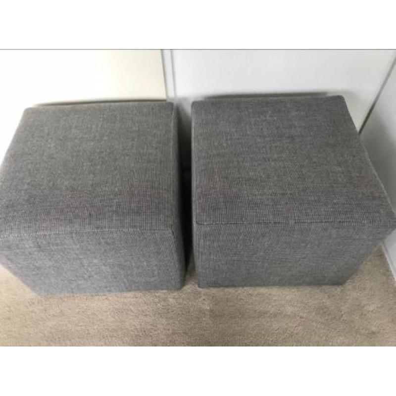 2x kleine hocker / poef / kubus / voetenbank (design)