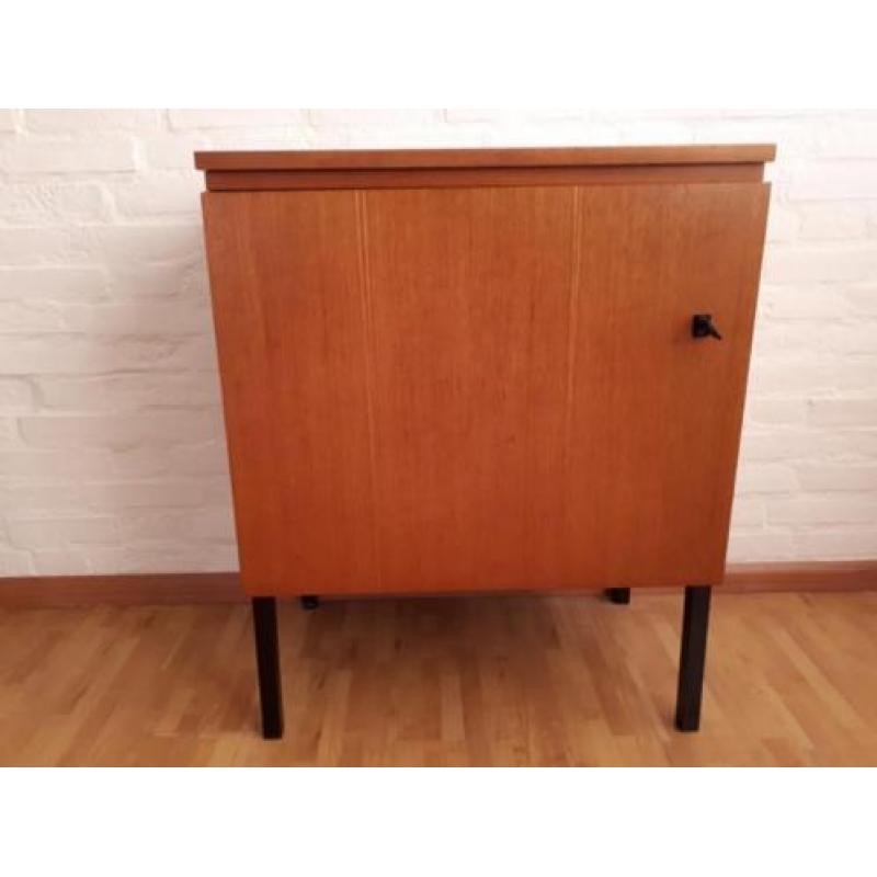 Vintage retro badkamermeubel wastafelkast teak jaren 50-60.