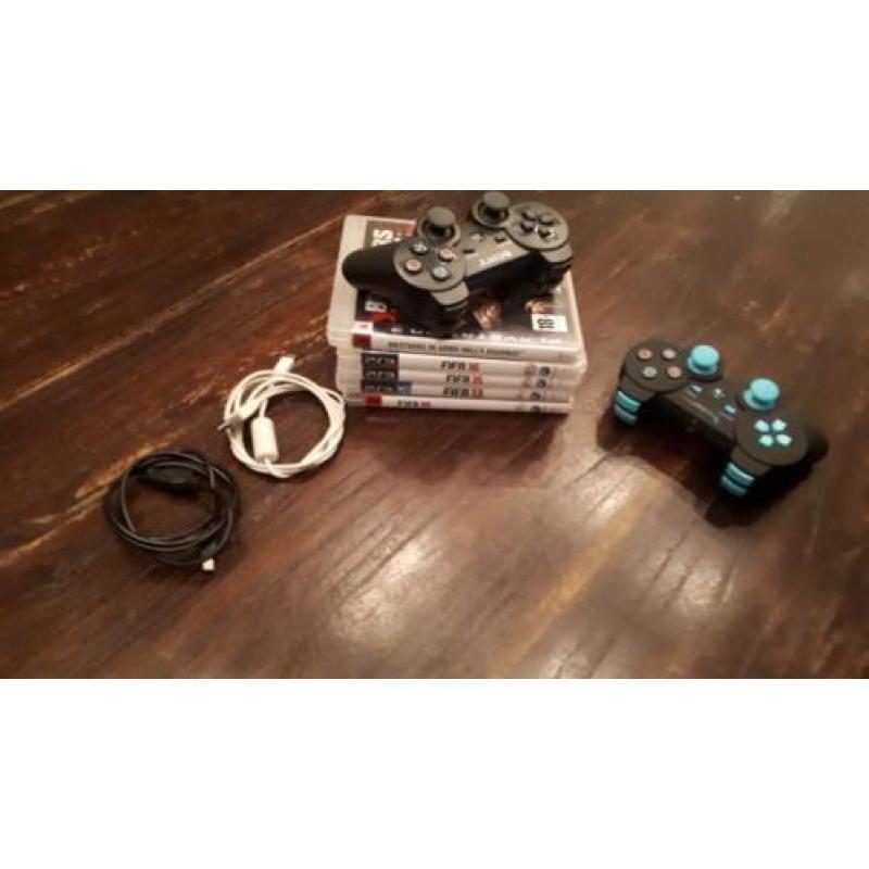 PS3 + 2 controllers + 5 spellen