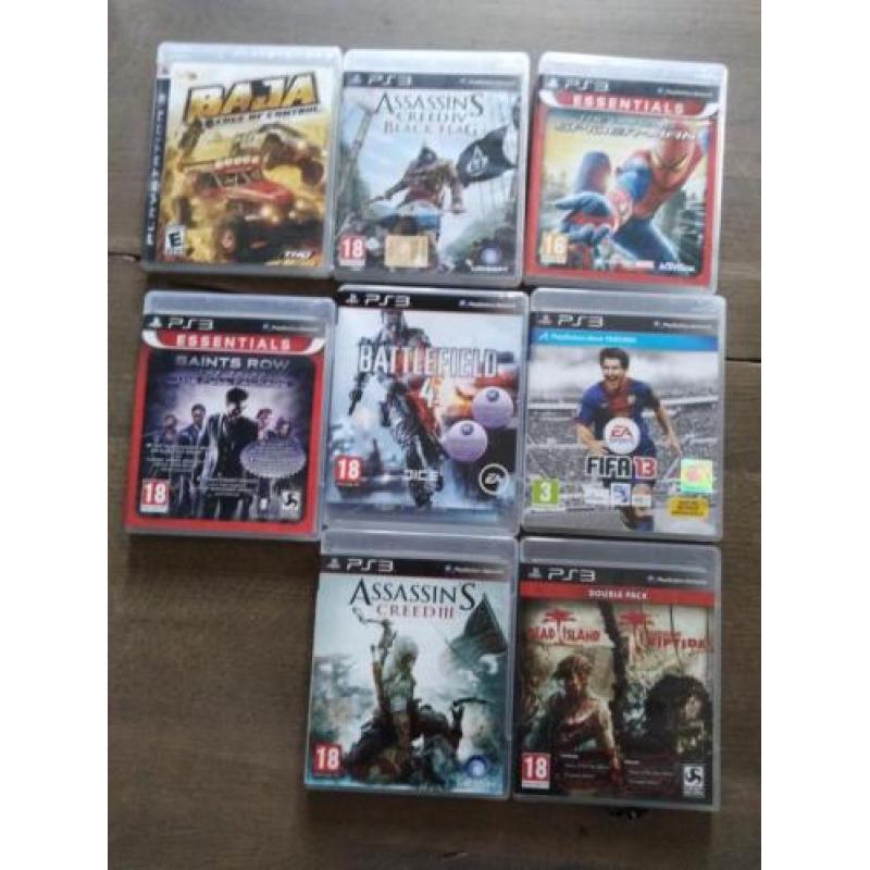 Playstation 3 met 2 controllers en 13 games!