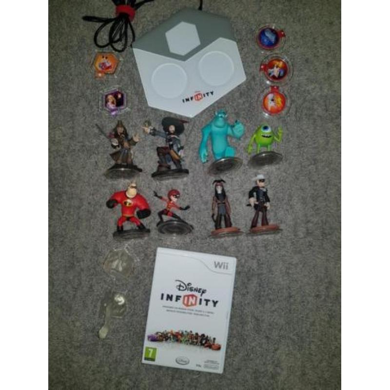 Wii disney infinity compleet + 4 sets